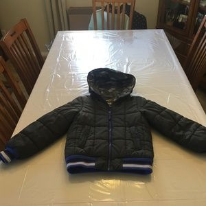Boys OshKosh Hooded Puffer Jaket Size 10